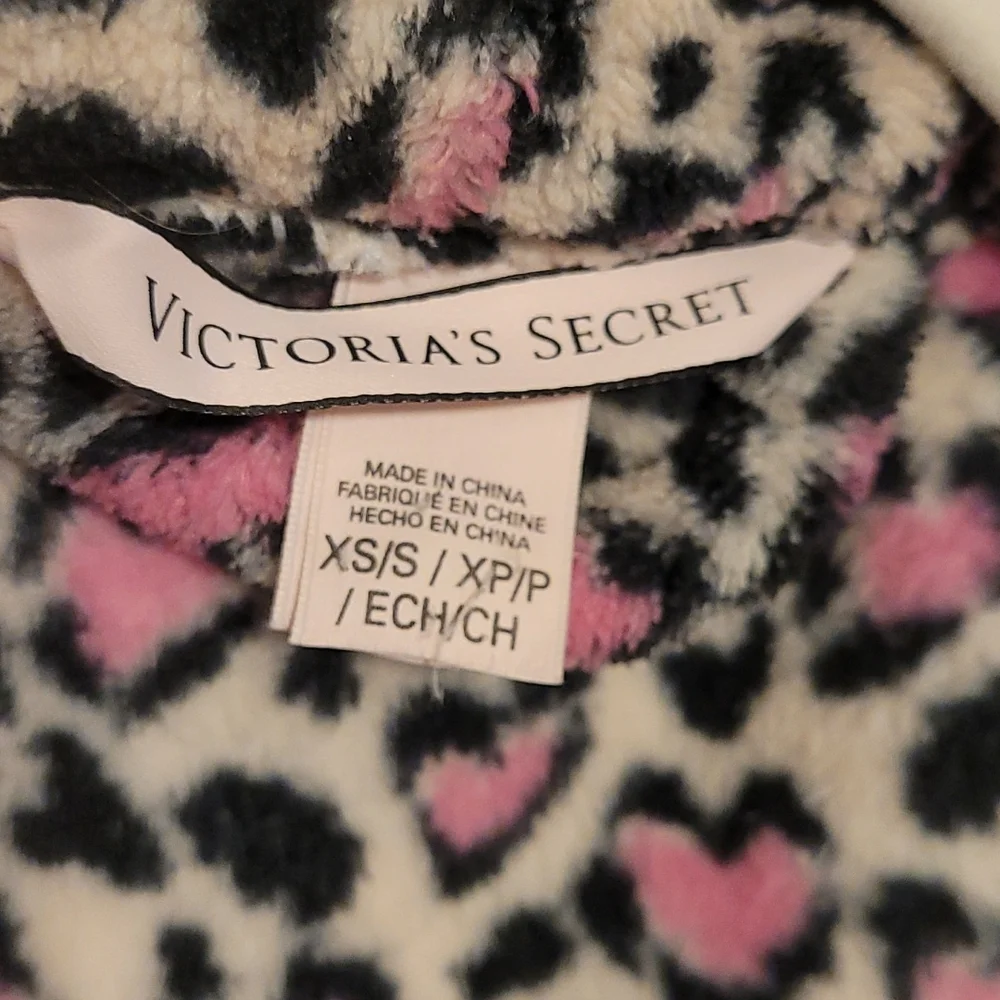 Victoria's Secret Heart Pattern Robe - Picture 3 of 4